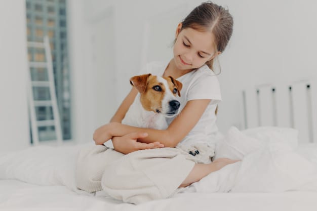 strong-relationship-between-child-and-dog